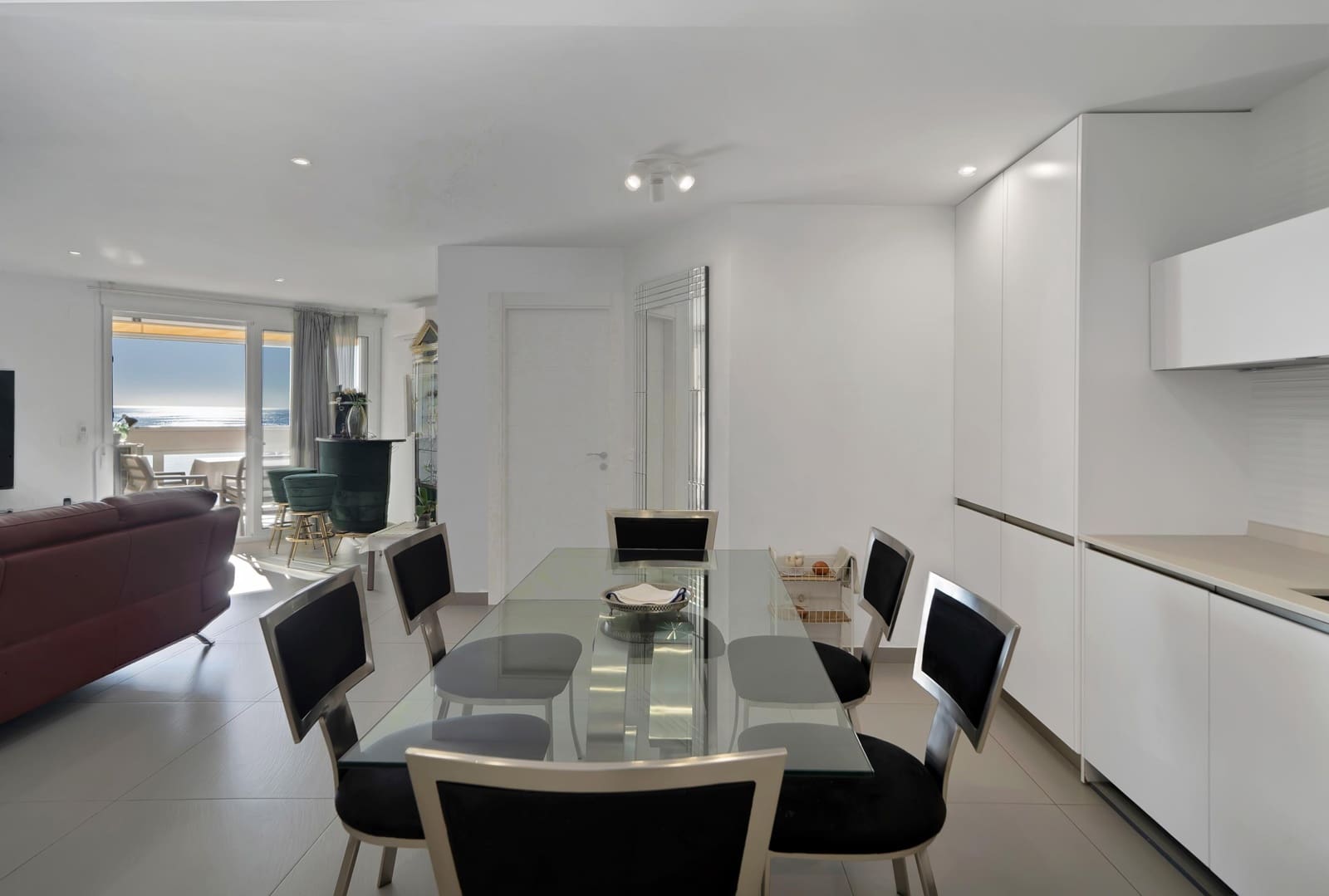 2 bedroom Apartment for sale in Marbella with pool garage - € 849,000 (Ref: 9390581)