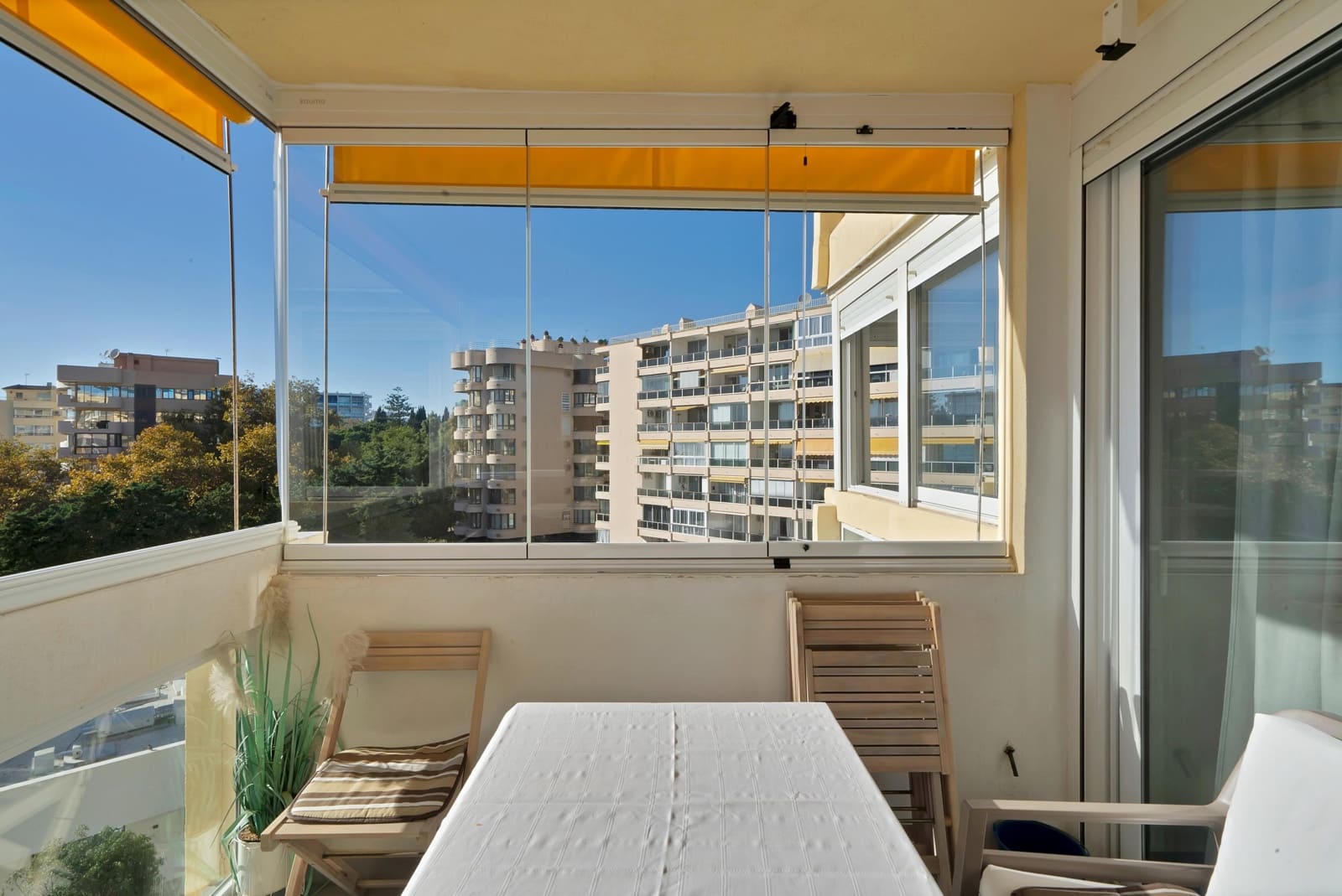 2 bedroom Apartment for sale in Marbella with pool garage - € 849,000 (Ref: 9390581)