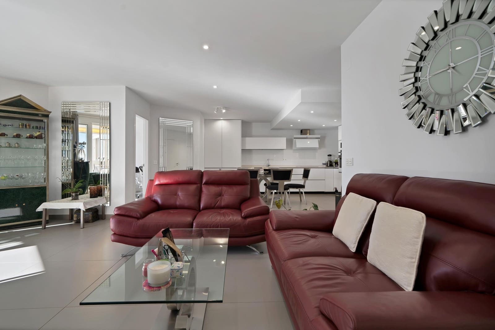2 bedroom Apartment for sale in Marbella with pool garage - € 849,000 (Ref: 9390581)