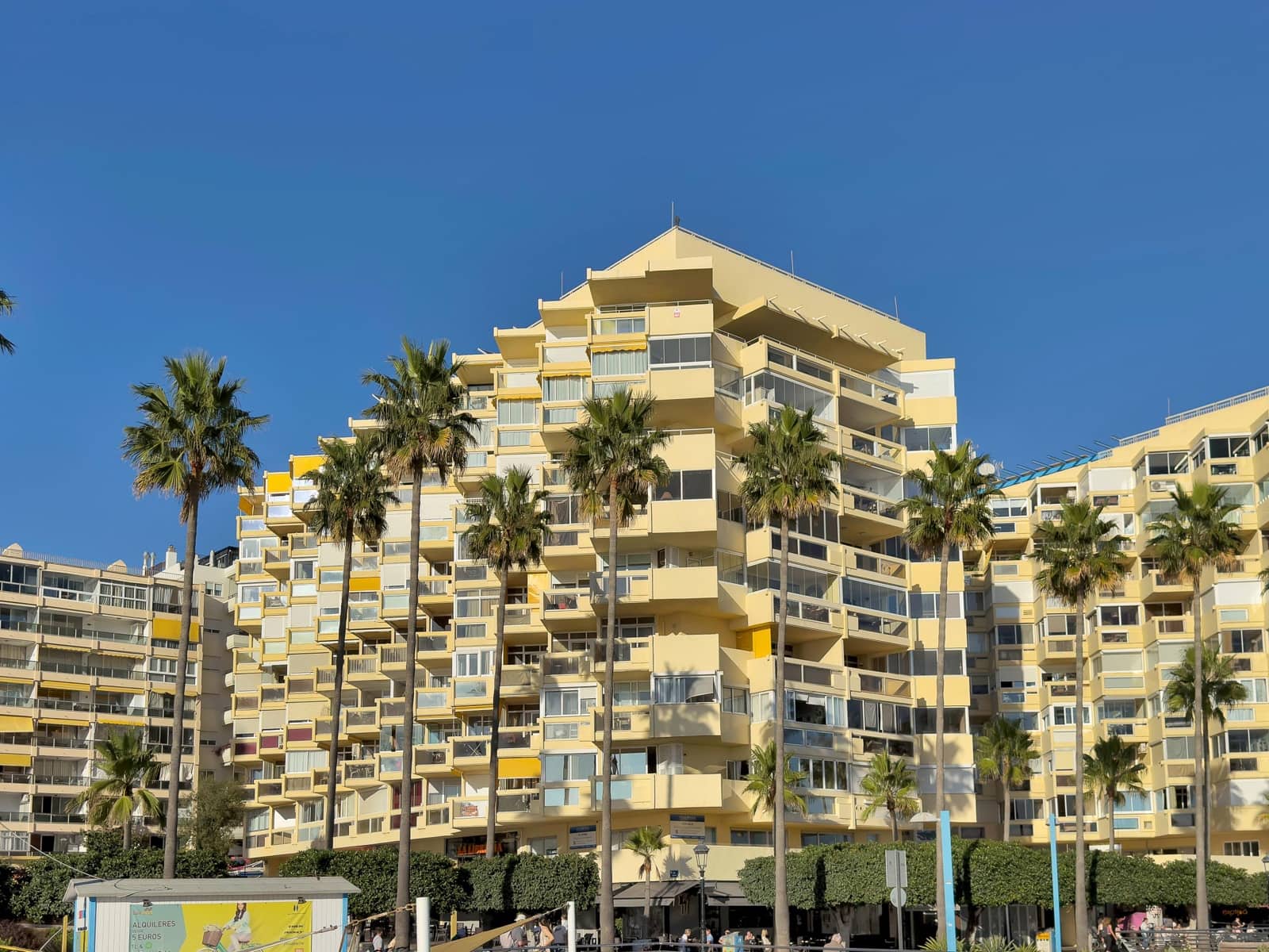 2 bedroom Apartment for sale in Marbella with pool garage - € 849,000 (Ref: 9390581)