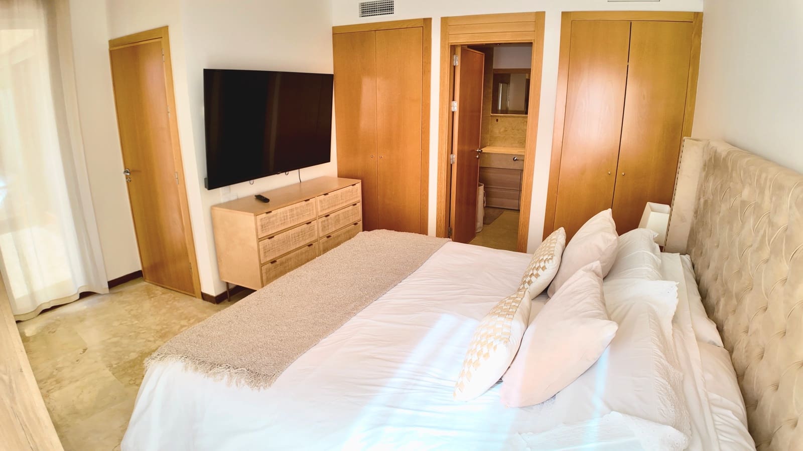 3 sypialnia Apartament na sprzedaż w Marbella z basenem - 429 000 € (Ref: 9390582)