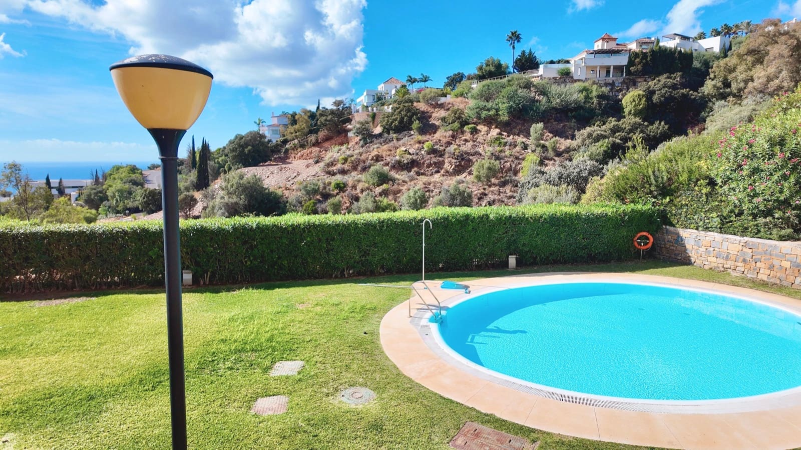 3 bedroom Apartment for sale in Marbella with pool - € 399,900 (Ref: 9390582)