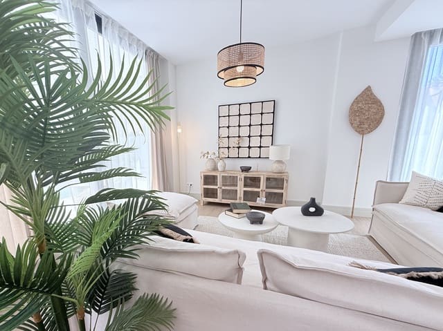 3 sypialnia Dom szeregowy na sprzedaż w Miasto Málaga z basenem - 1 750 000 € (Ref: 9396248)