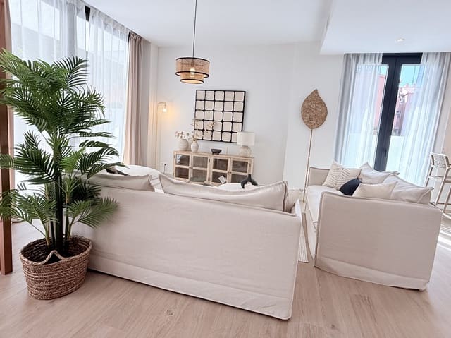 3 sypialnia Dom szeregowy na sprzedaż w Miasto Málaga z basenem - 1 750 000 € (Ref: 9396248)