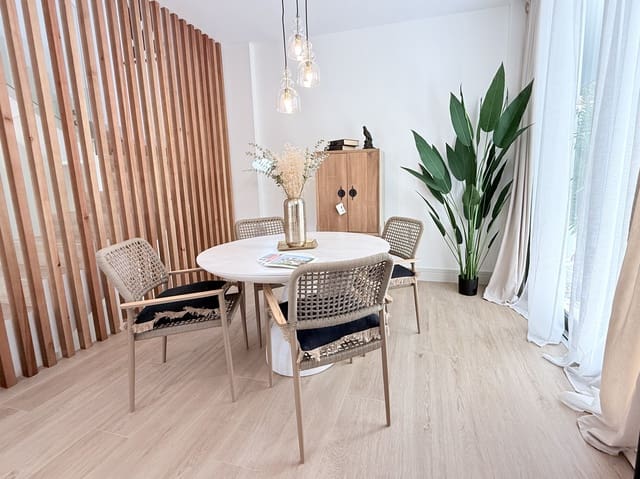 3 sypialnia Dom szeregowy na sprzedaż w Miasto Málaga z basenem - 1 750 000 € (Ref: 9396248)