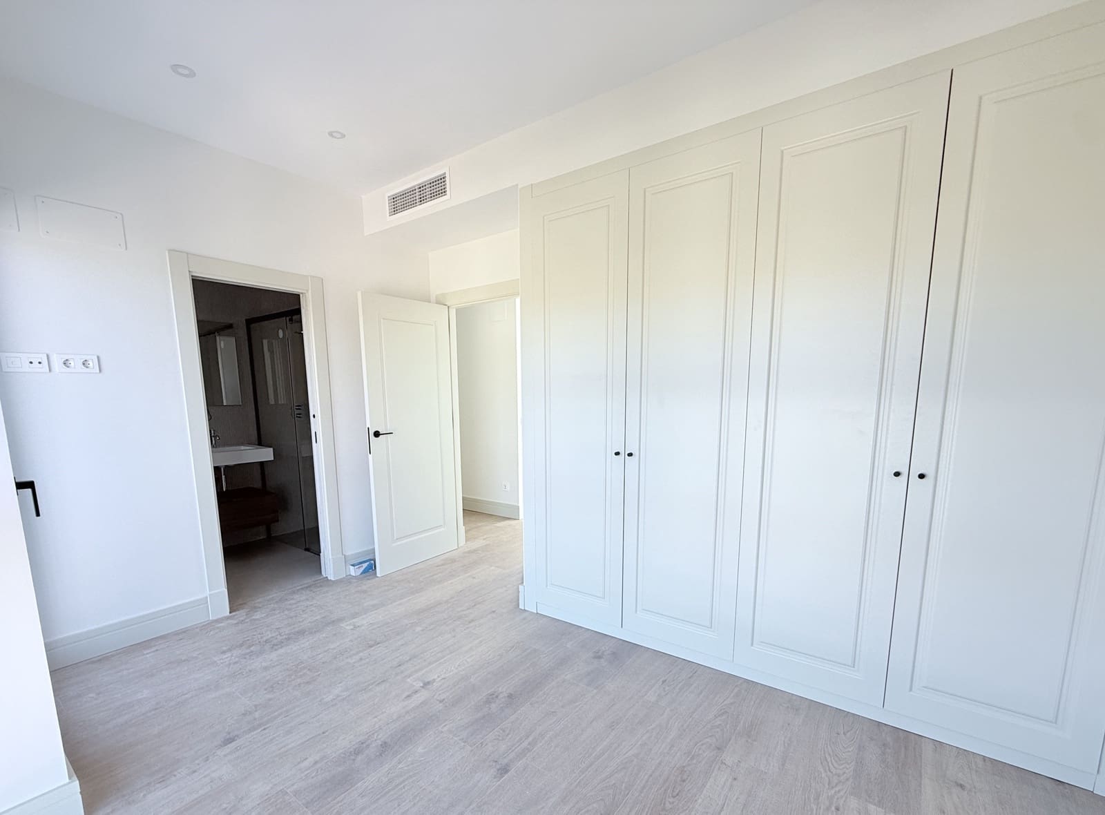 3 soverom Villa til salgs i Malaga by med svømmebasseng - € 1 650 000 (Ref: 9396251)