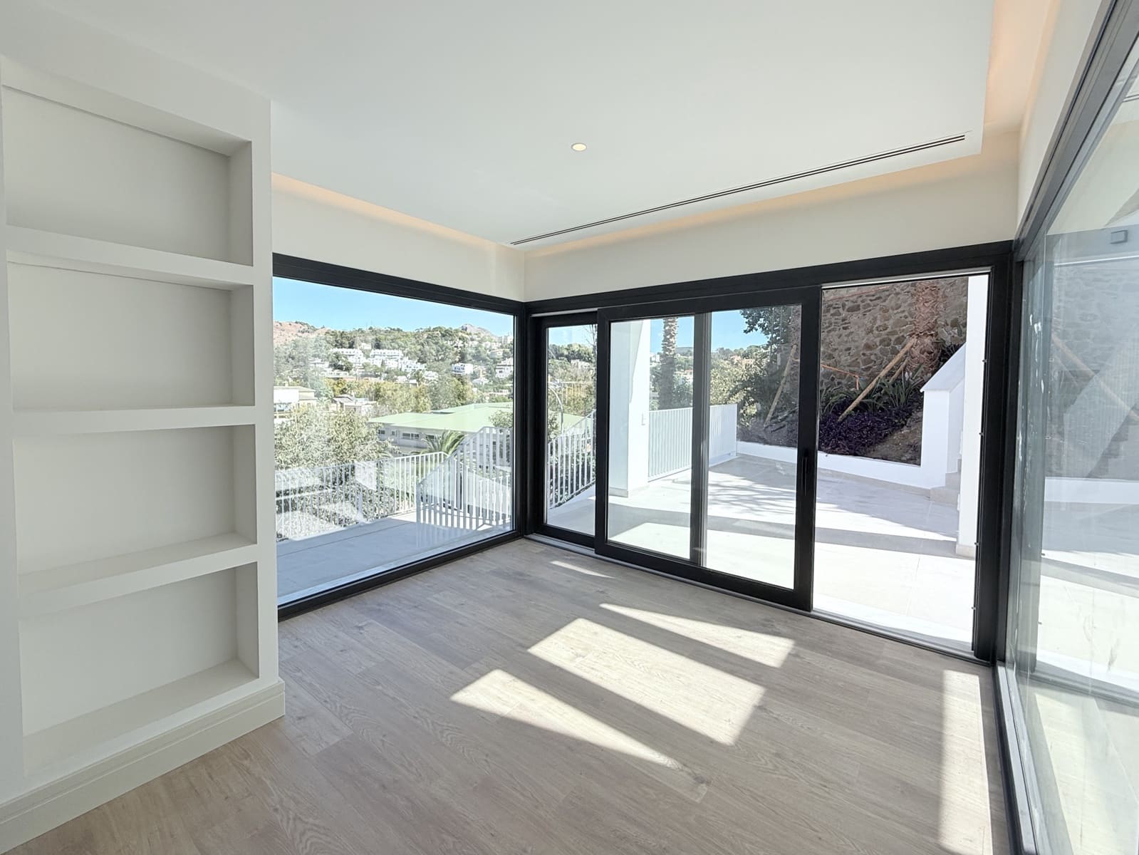 3 soverom Villa til salgs i Malaga by med svømmebasseng - € 1 650 000 (Ref: 9396251)