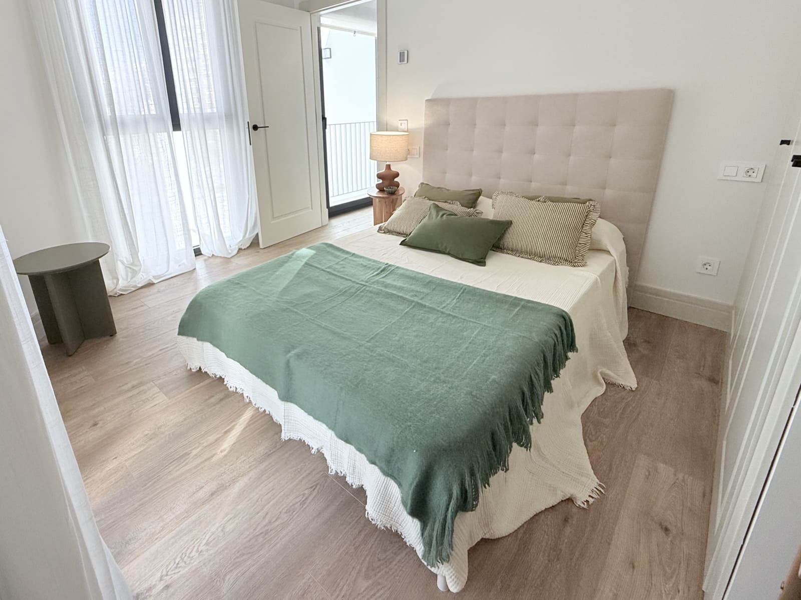 3 sypialnia Dom blizniak na sprzedaż w Miasto Malaga z basenem - 1 650 000 € (Ref: 9396252)