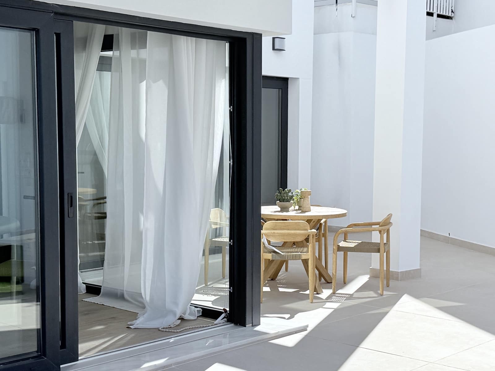 3 sypialnia Dom blizniak na sprzedaż w Miasto Malaga z basenem - 1 650 000 € (Ref: 9396252)