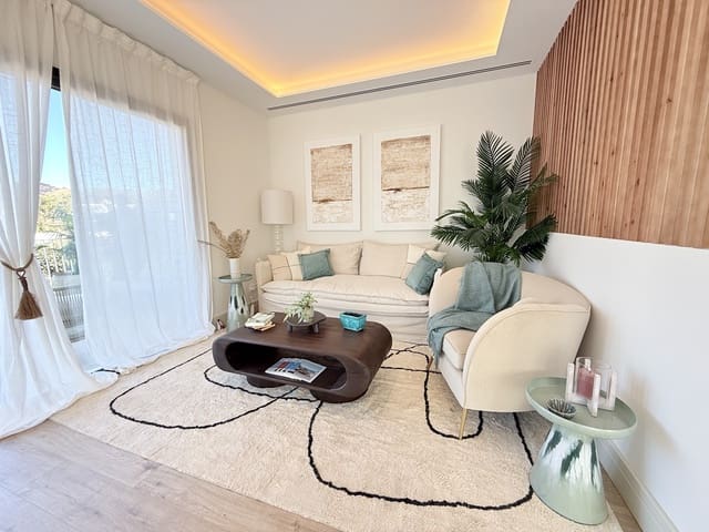 3 sypialnia Dom blizniak na sprzedaż w Miasto Málaga z basenem - 1 650 000 € (Ref: 9396252)