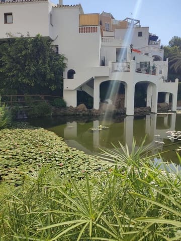 Kommersiell till salu i Burriana, Nerja med pool - 530 000 € (Ref: 9398418)