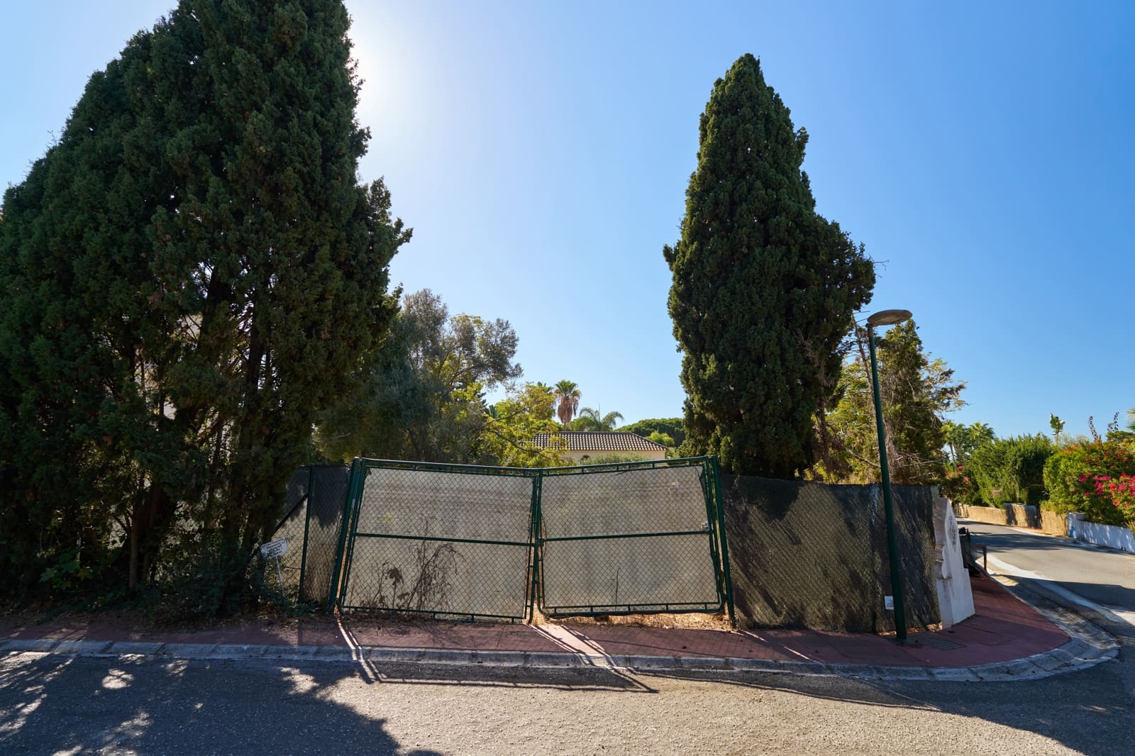 Building Plot for sale in Marbella - € 890,000 (Ref: 9406632)