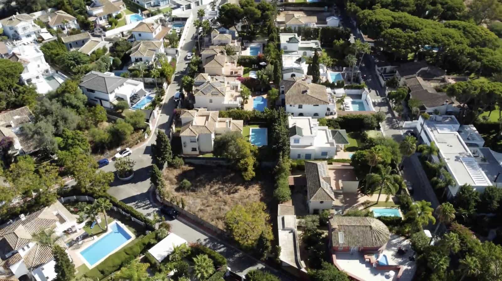 Building Plot for sale in Marbella - € 890,000 (Ref: 9406632)