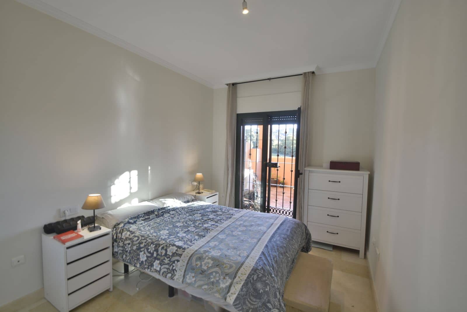 2 sypialnia Apartament na sprzedaż w Elviria z basenem garażem - 385 000 € (Ref: 9411208)