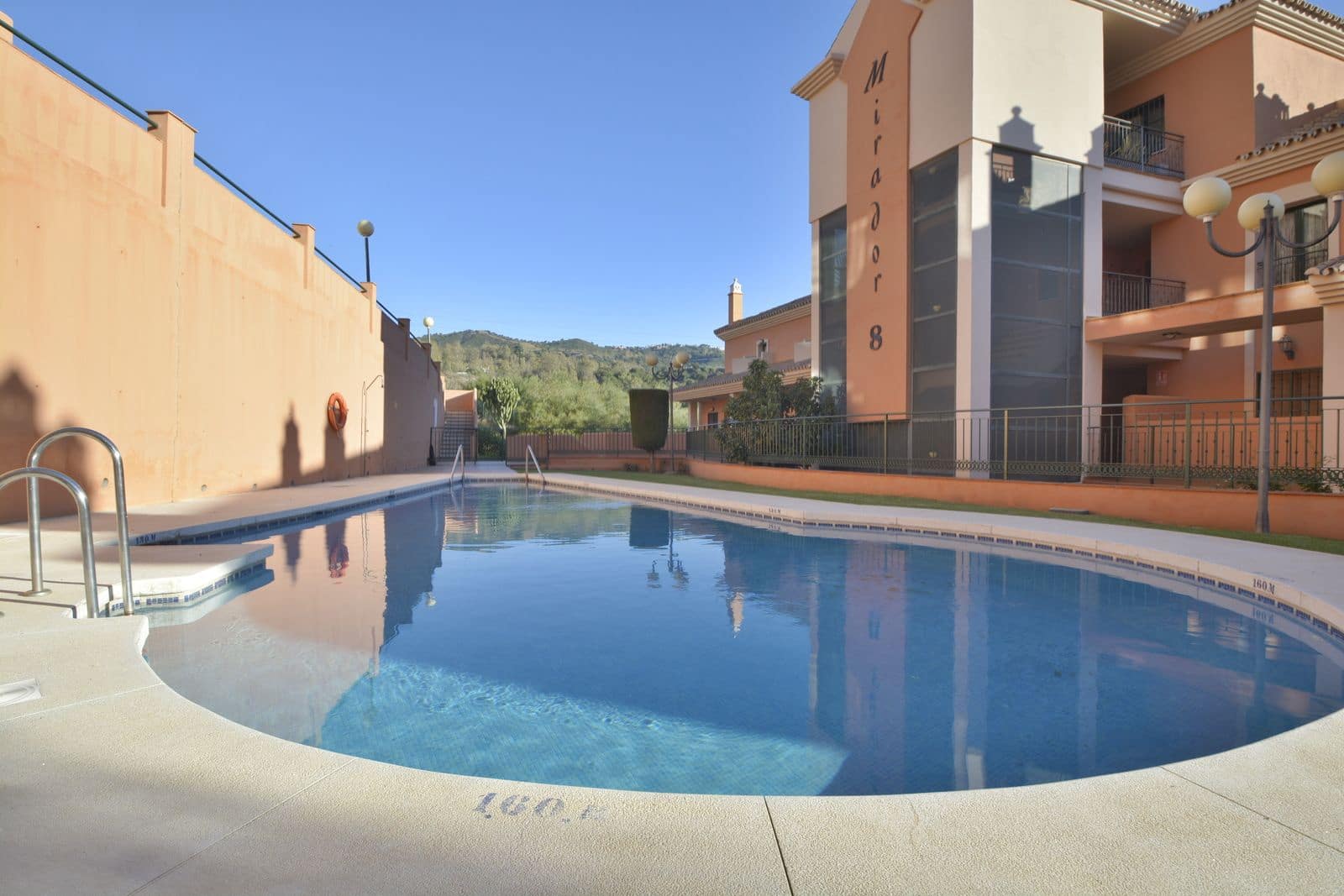 2 sypialnia Apartament na sprzedaż w Elviria z basenem garażem - 385 000 € (Ref: 9411208)