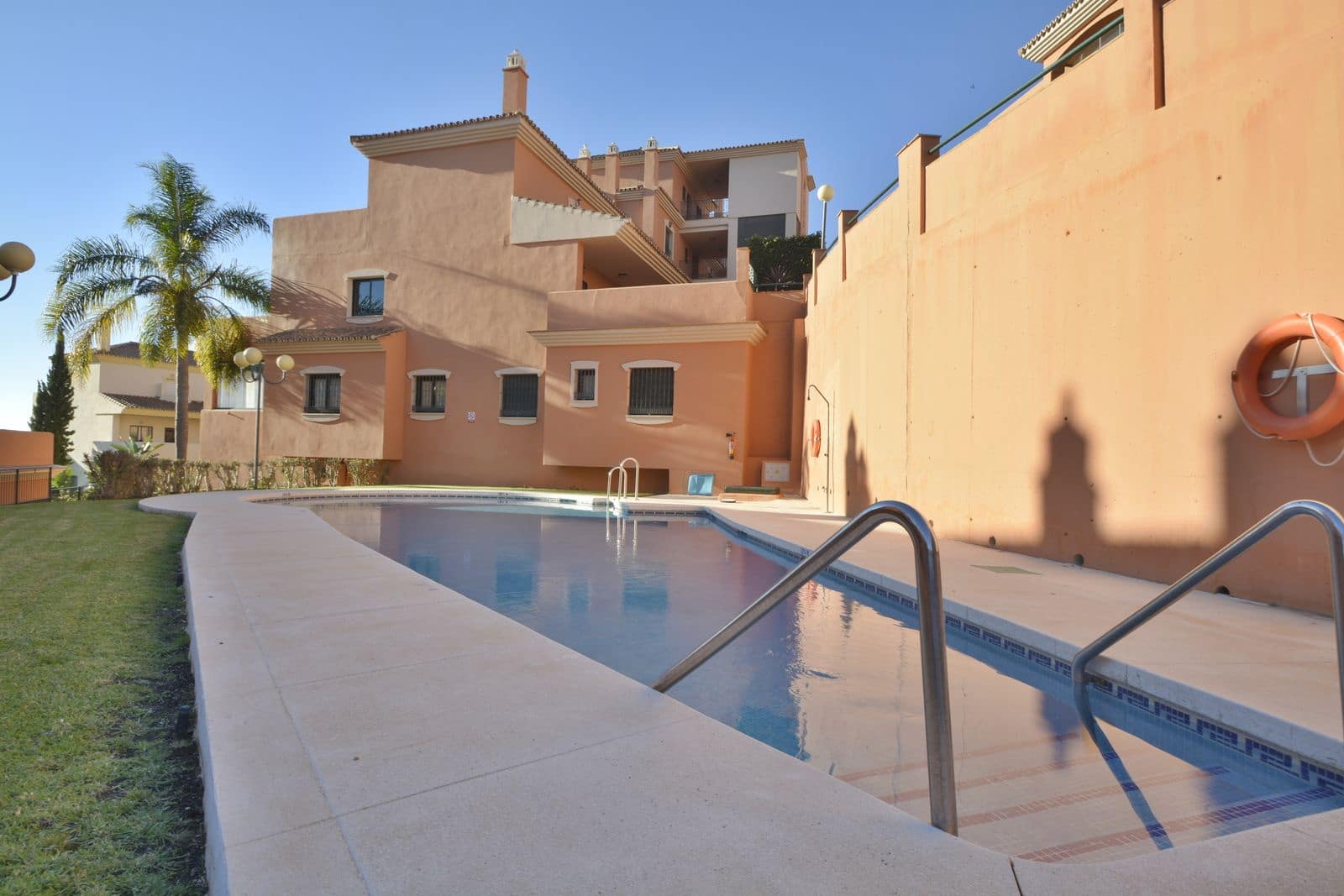 2 sypialnia Apartament na sprzedaż w Elviria z basenem garażem - 385 000 € (Ref: 9411208)