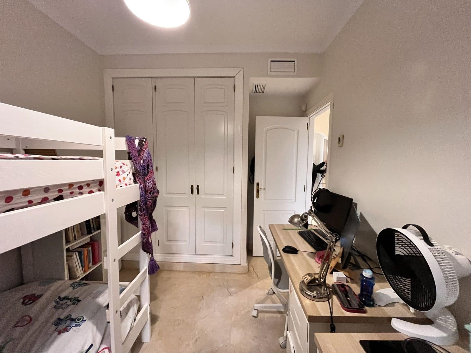 2 sypialnia Apartament na sprzedaż w Elviria z basenem garażem - 385 000 € (Ref: 9411208)