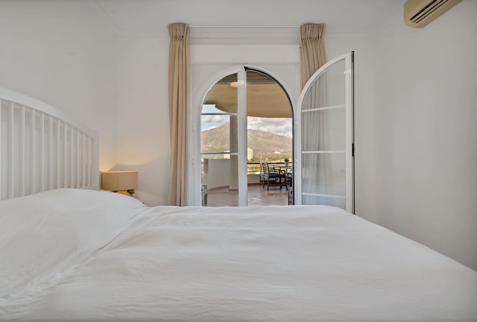 Apartamento de 2 habitaciones en Nueva Andalucia en venta con piscina - 472.000 € (Ref: 9414305)