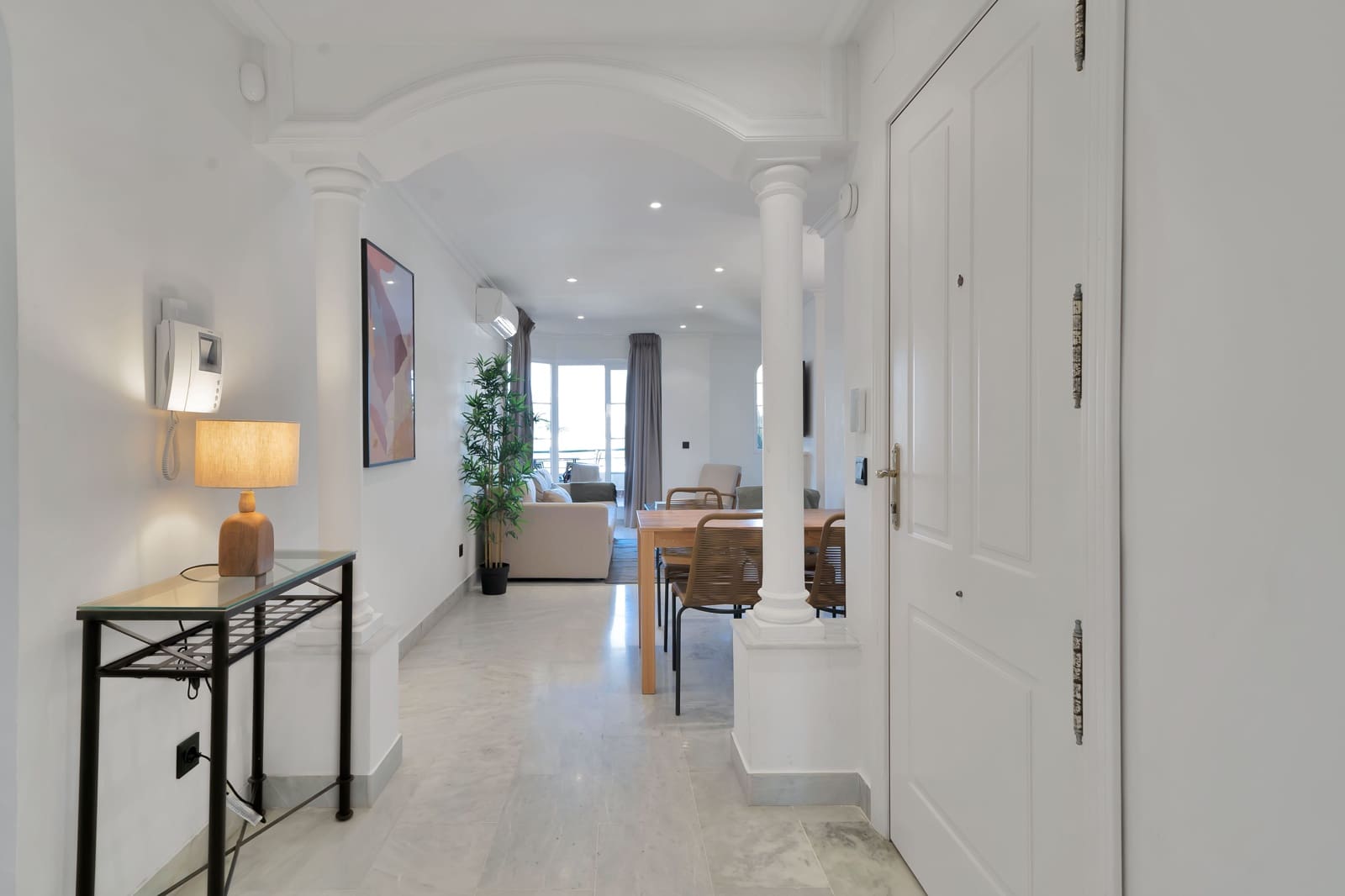 Apartamento de 2 habitaciones en Nueva Andalucia en venta con piscina - 472.000 € (Ref: 9414305)