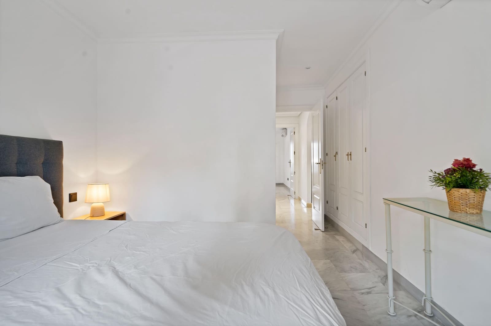 2 quarto Apartamento para venda em Nueva Andalucia com piscina - 472 000 € (Ref: 9414305)