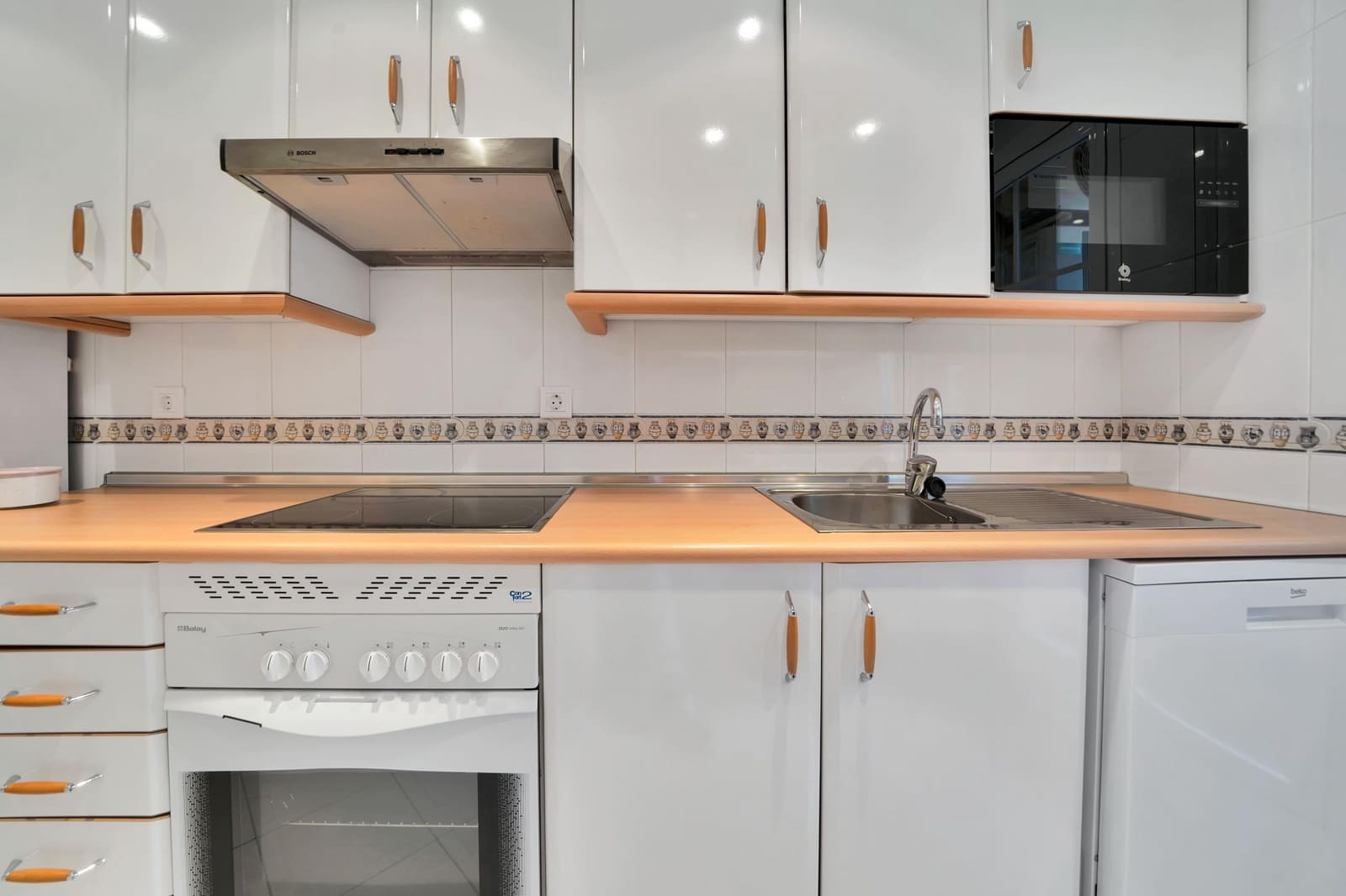 2 quarto Apartamento para venda em Nueva Andalucia com piscina - 472 000 € (Ref: 9414305)