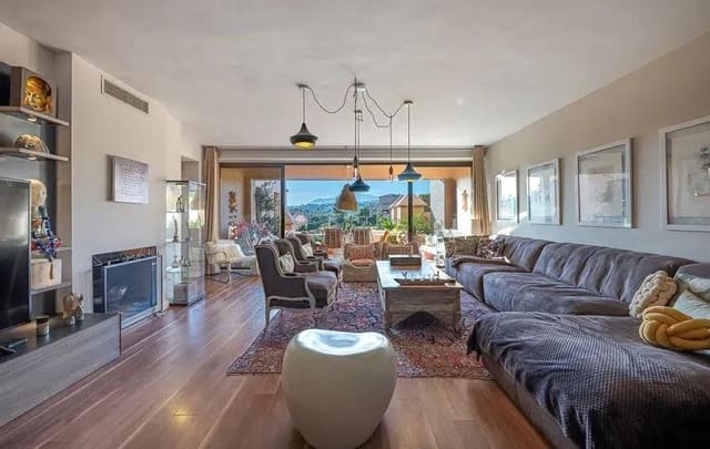 3 makuuhuone Huoneisto myytävänä paikassa Nueva Atalaya, Estepona mukana uima-altaan - 820 000 € (Ref: 9414306)