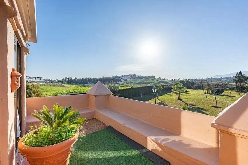 Apartamento de 3 habitaciones en New Golden Mile en venta con piscina - 820.000 € (Ref: 9414306)