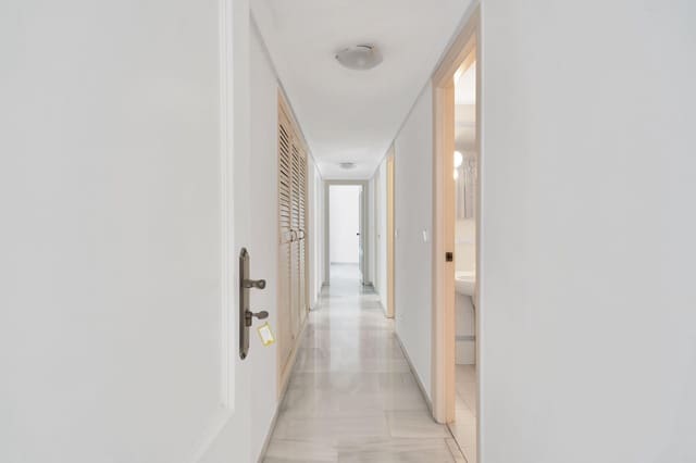 4 soverom Penthouse til salgs i Marbella - € 779 500 (Ref: 9419613)