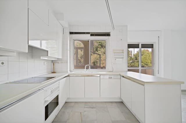 4 soverom Penthouse til salgs i Marbella - € 779 500 (Ref: 9419613)