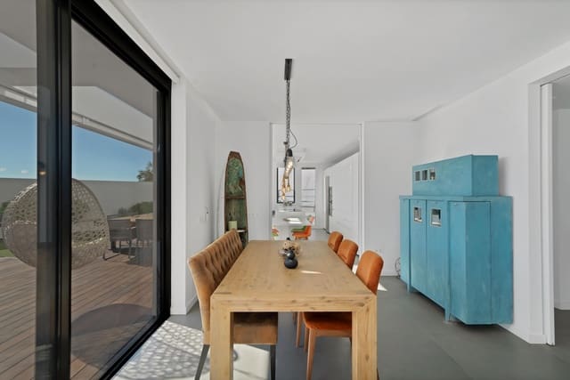 6 slaapkamer Villa te koop in Cerrado de Calderon, Málaga stad met zwembad - € 1.900.000 (Ref: 9422306)