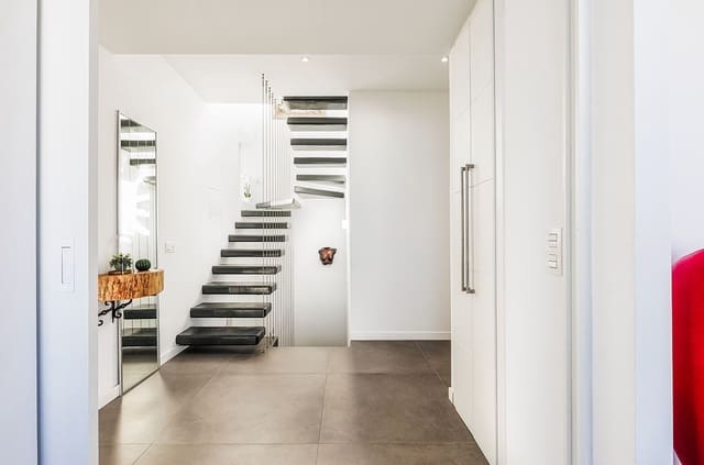 6 bedroom Villa for sale in Cerrado de Calderon, Málaga city with pool - € 1,870,000 (Ref: 9422306)