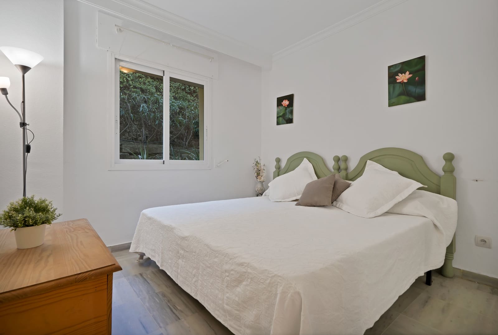 2 bedroom Apartment for sale in Marbella with pool - € 575,000 (Ref: 9431721)