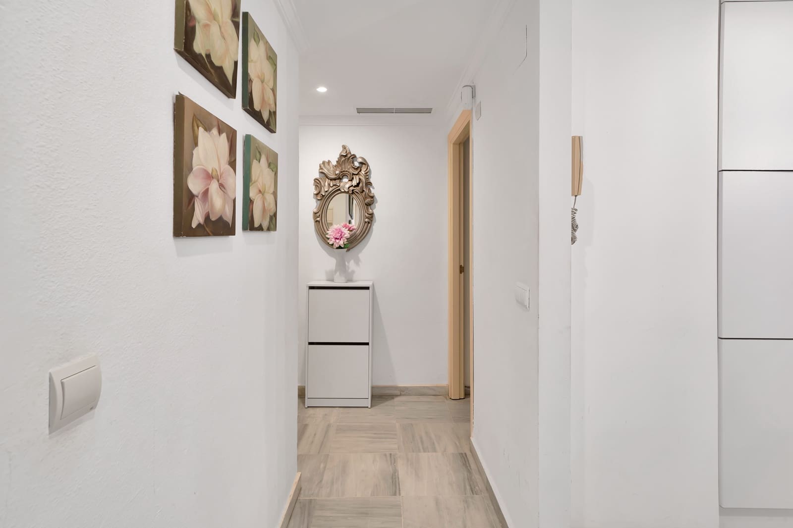 2 bedroom Apartment for sale in Marbella with pool - € 575,000 (Ref: 9431721)