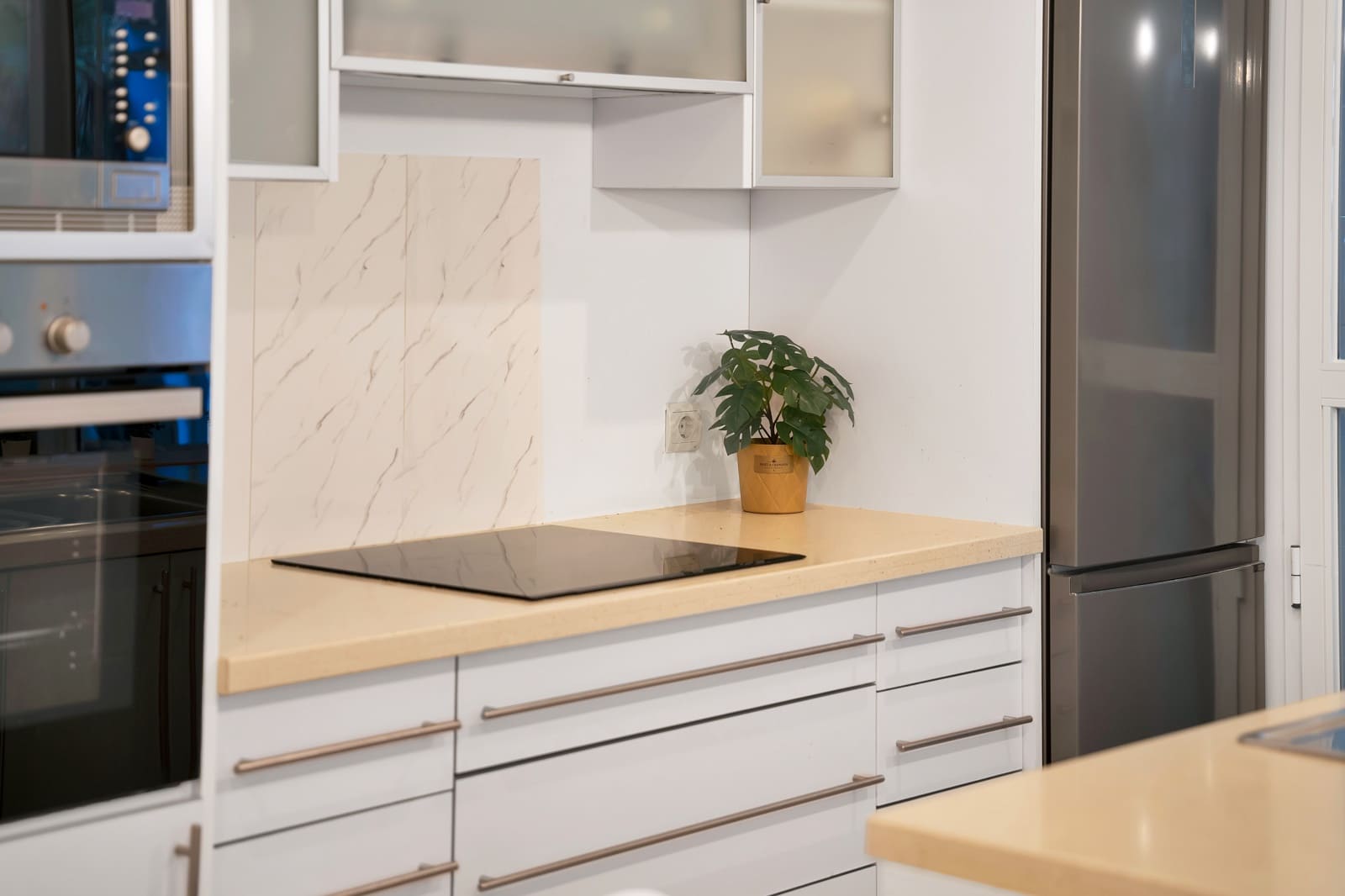 2 bedroom Apartment for sale in Marbella with pool - € 575,000 (Ref: 9431721)