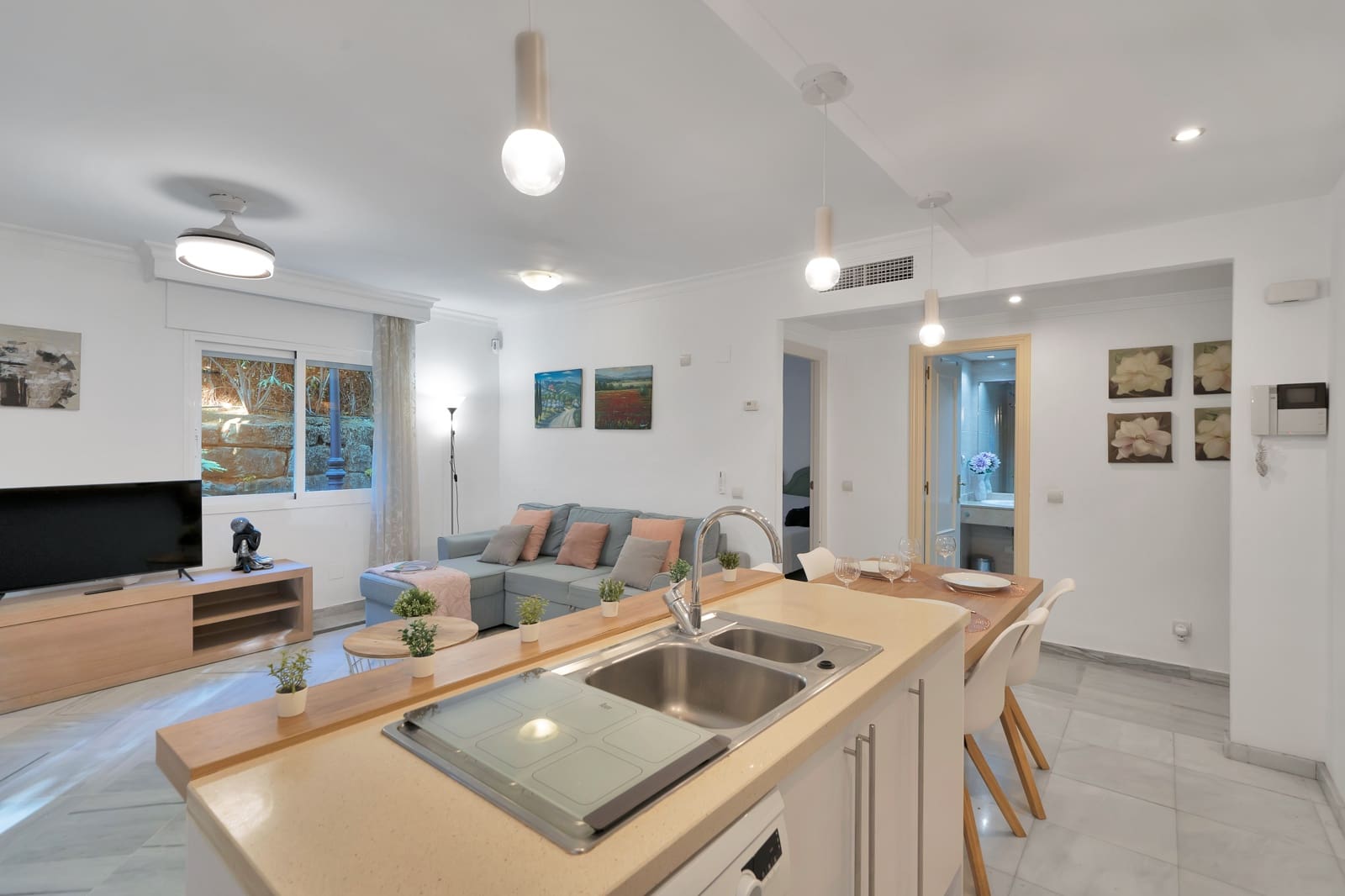 2 bedroom Apartment for sale in Marbella with pool - € 575,000 (Ref: 9431721)