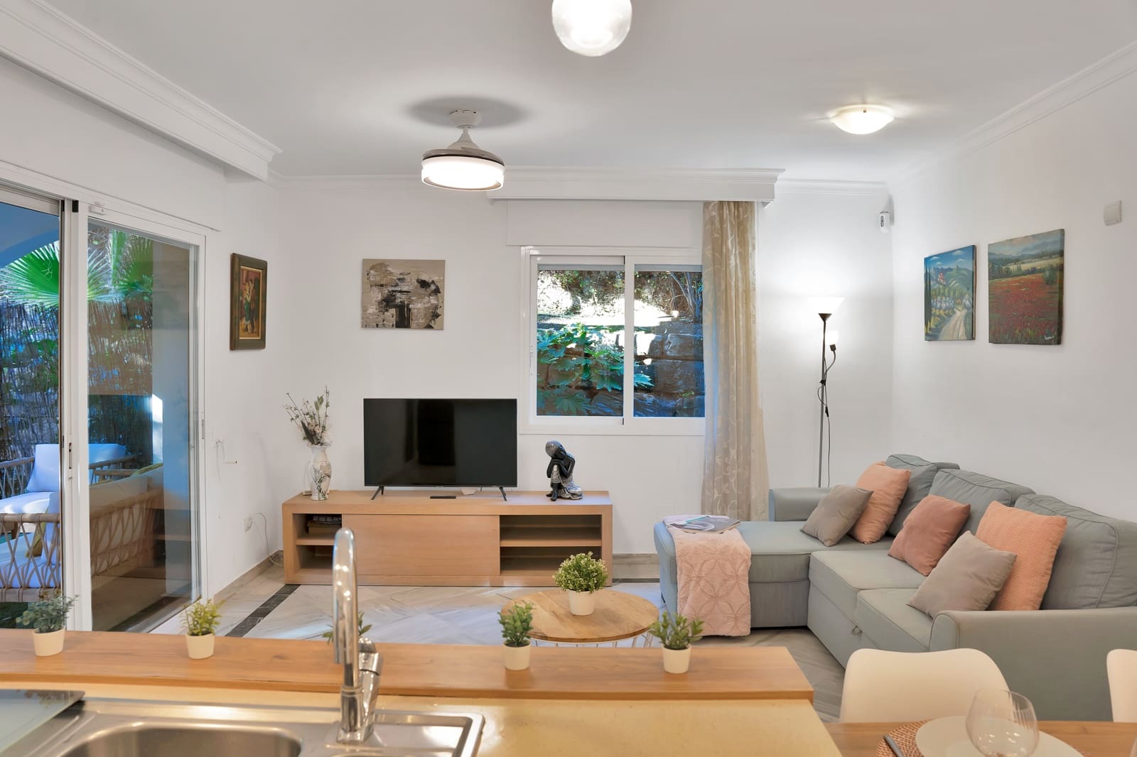 2 bedroom Apartment for sale in Marbella with pool - € 575,000 (Ref: 9431721)