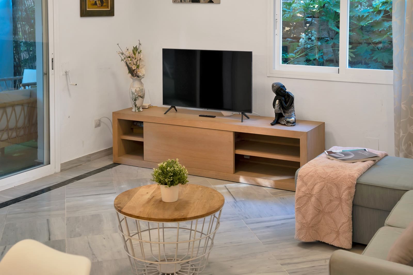 2 bedroom Apartment for sale in Marbella with pool - € 575,000 (Ref: 9431721)