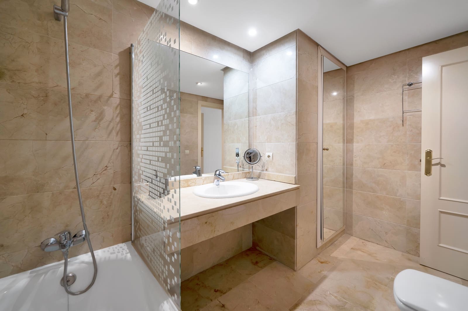 2 bedroom Apartment for sale in Marbella with pool - € 575,000 (Ref: 9431721)