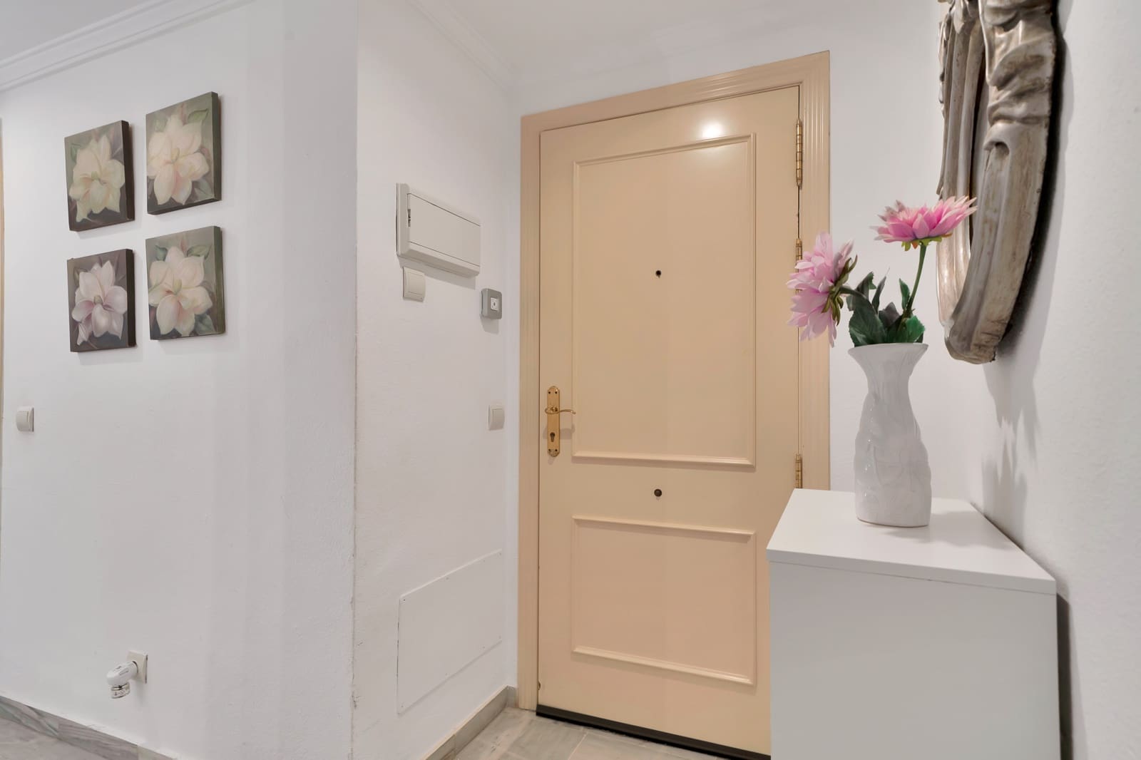 2 bedroom Apartment for sale in Marbella with pool - € 575,000 (Ref: 9431721)