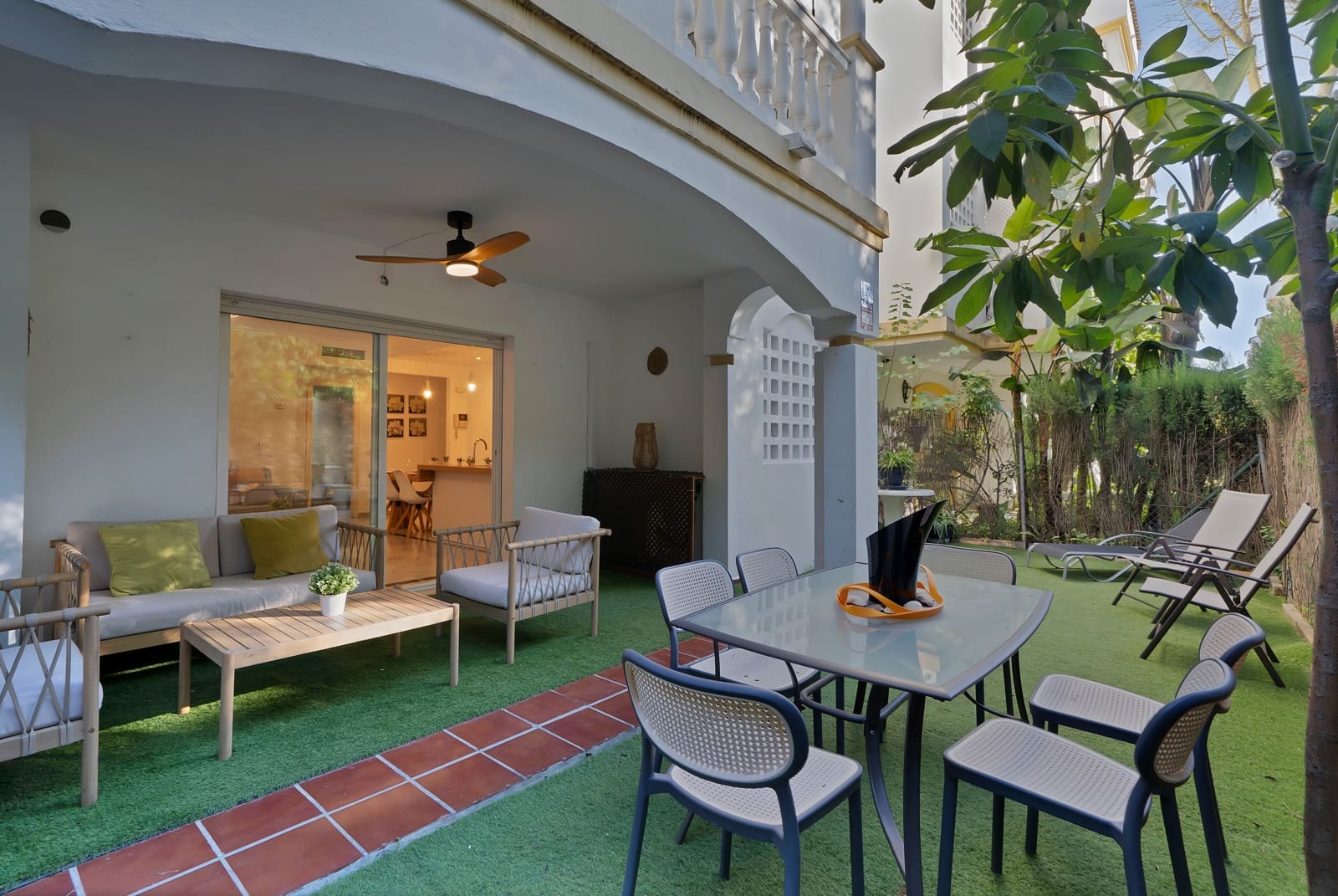 2 bedroom Apartment for sale in Marbella with pool - € 575,000 (Ref: 9431721)