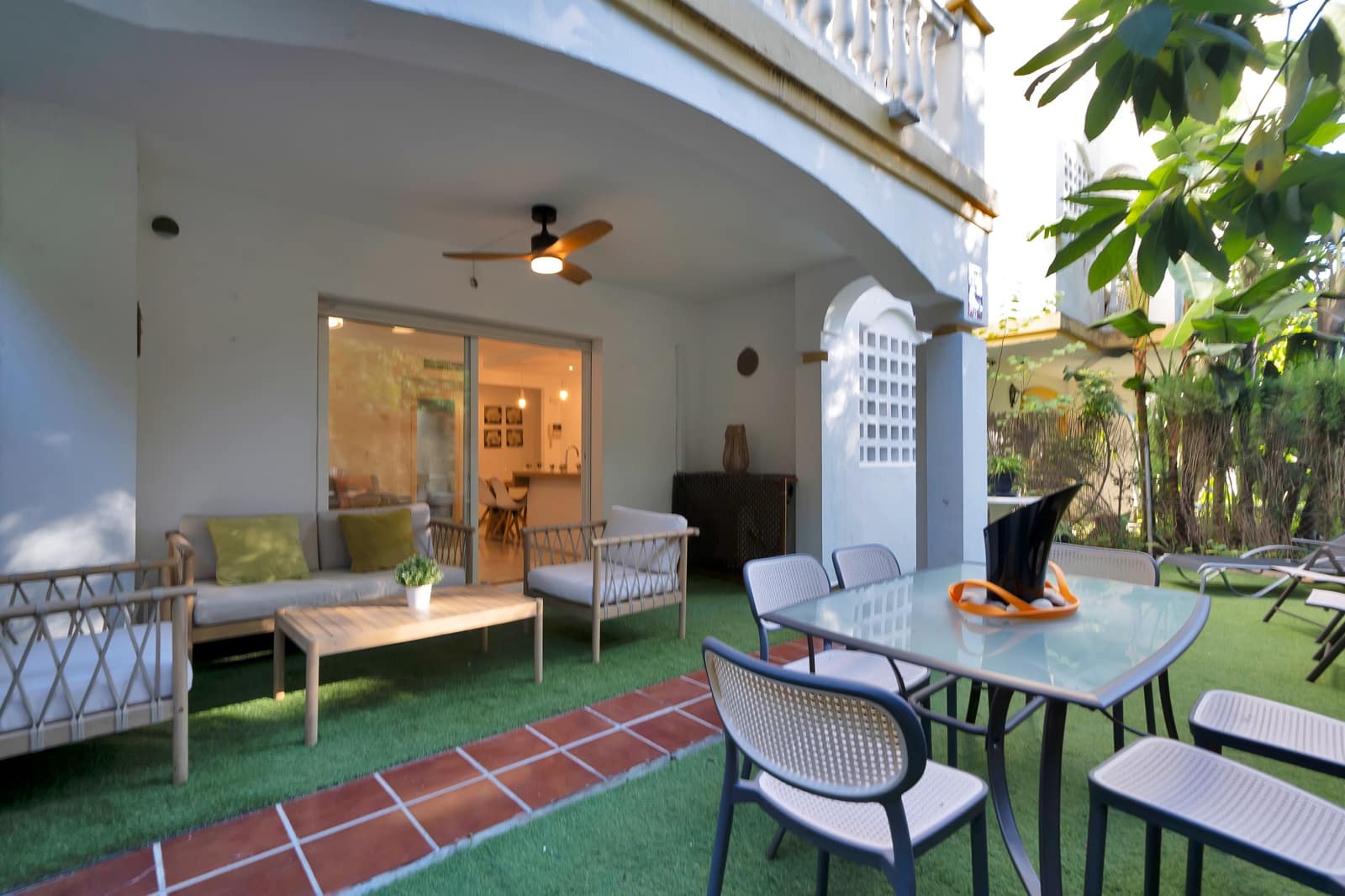 2 bedroom Apartment for sale in Marbella with pool - € 575,000 (Ref: 9431721)