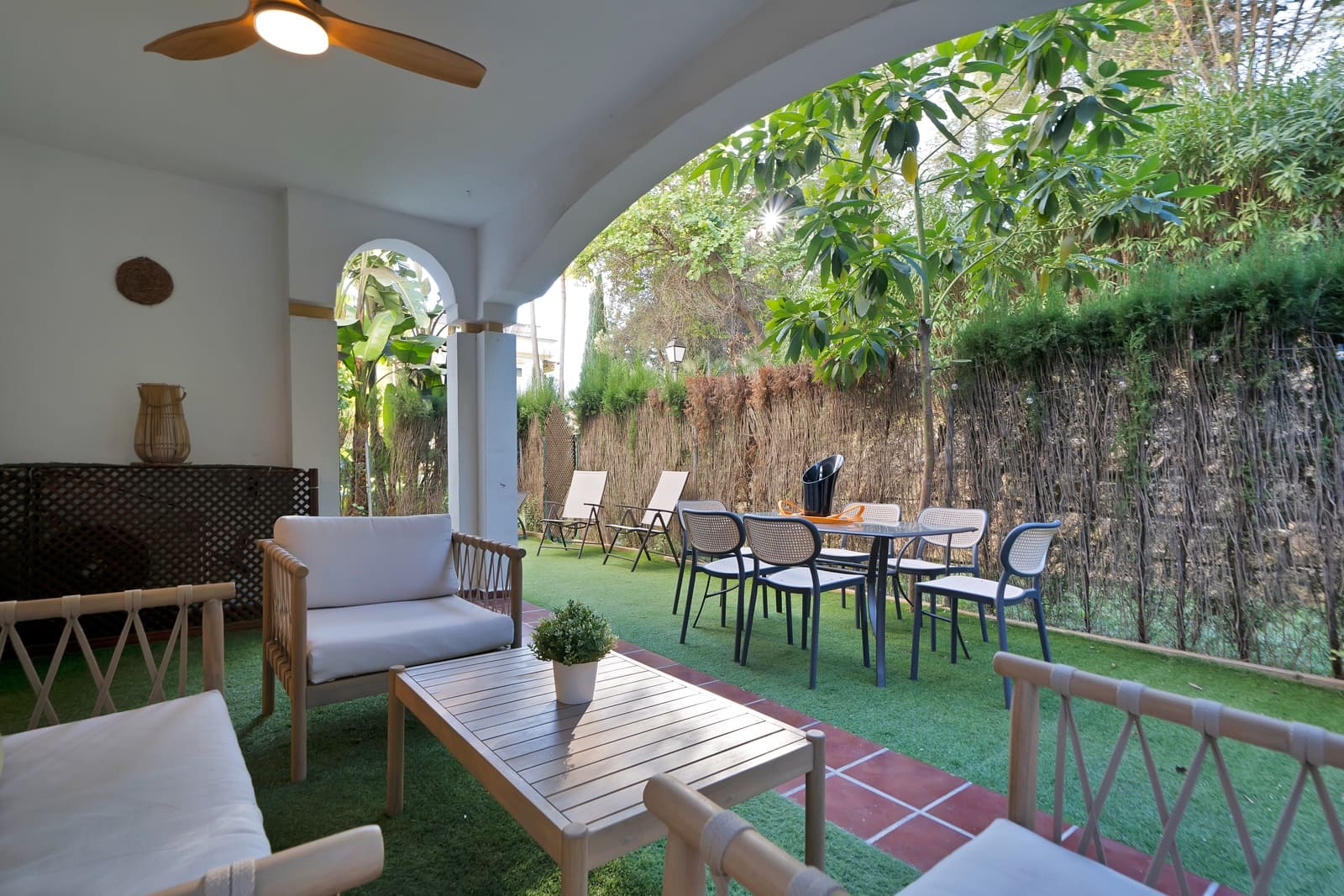 2 bedroom Apartment for sale in Marbella with pool - € 575,000 (Ref: 9431721)