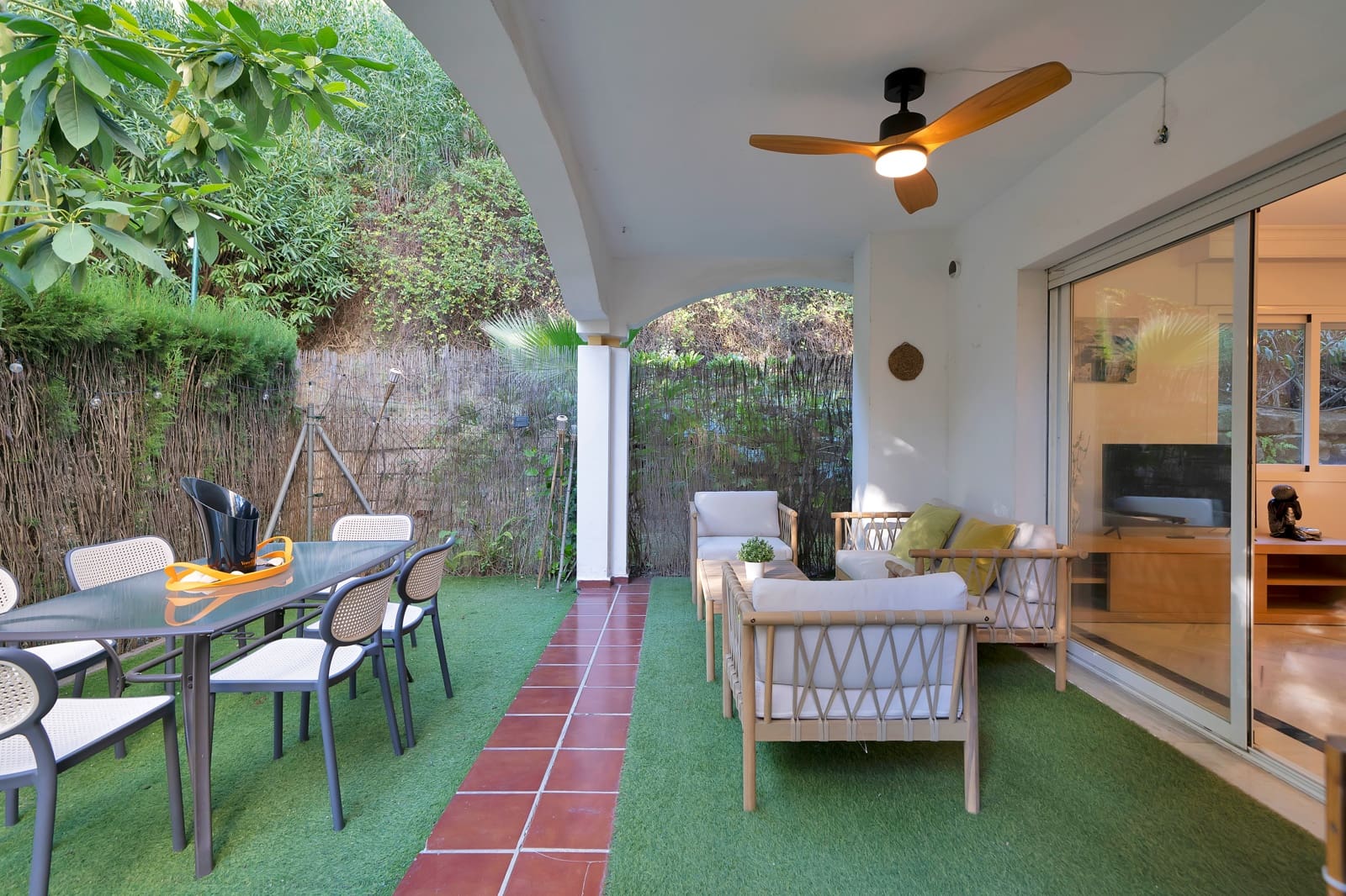 2 bedroom Apartment for sale in Marbella with pool - € 575,000 (Ref: 9431721)