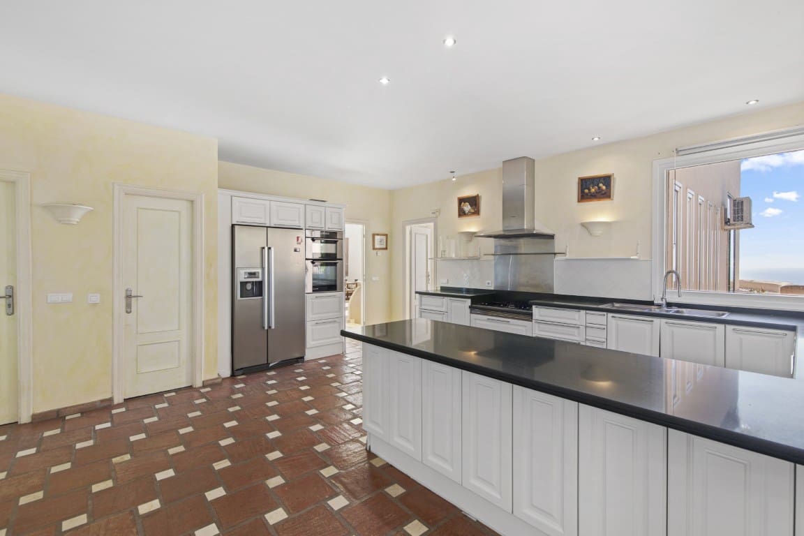 Chalet de 5 habitaciones en La Mairena en venta con piscina - 1.450.000 € (Ref: 9436108)