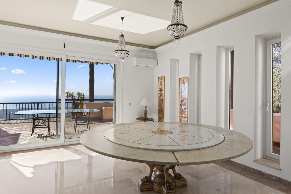 Chalet de 5 habitaciones en La Mairena en venta con piscina - 1.450.000 € (Ref: 9436108)