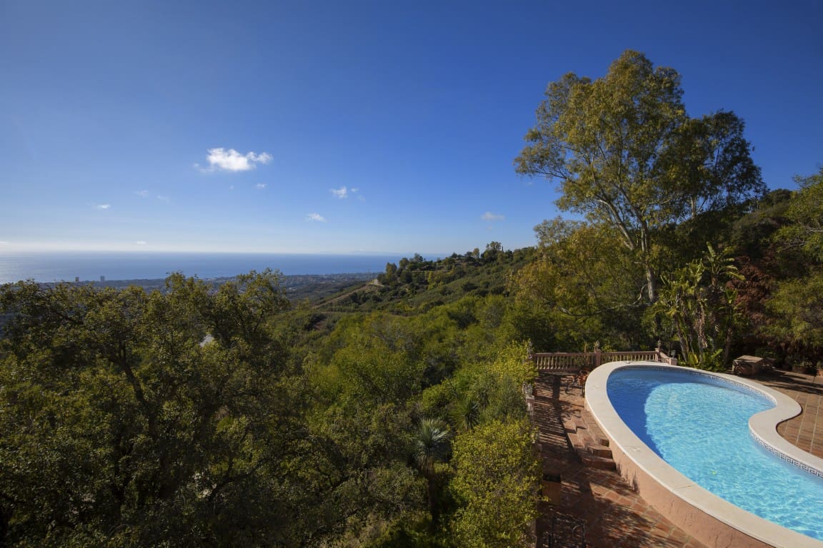 Chalet de 5 habitaciones en La Mairena en venta con piscina - 1.450.000 € (Ref: 9436108)