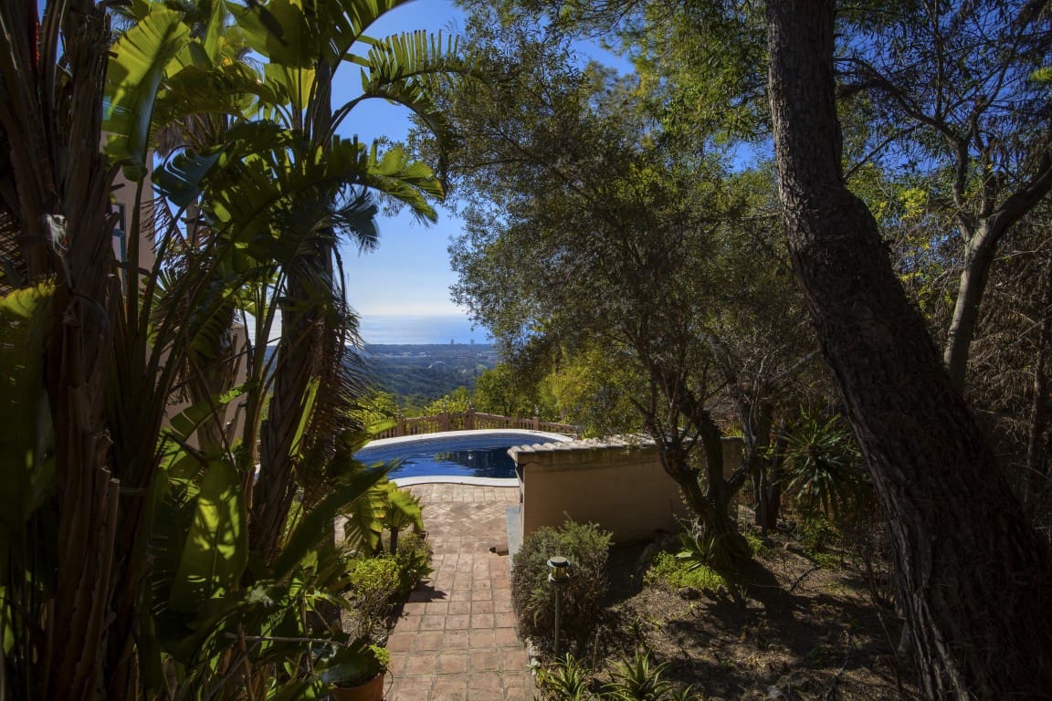 Chalet de 5 habitaciones en La Mairena en venta con piscina - 1.450.000 € (Ref: 9436108)