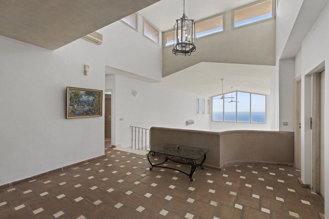 5 quarto Moradia para venda em La Mairena com piscina - 1 450 000 € (Ref: 9436108)