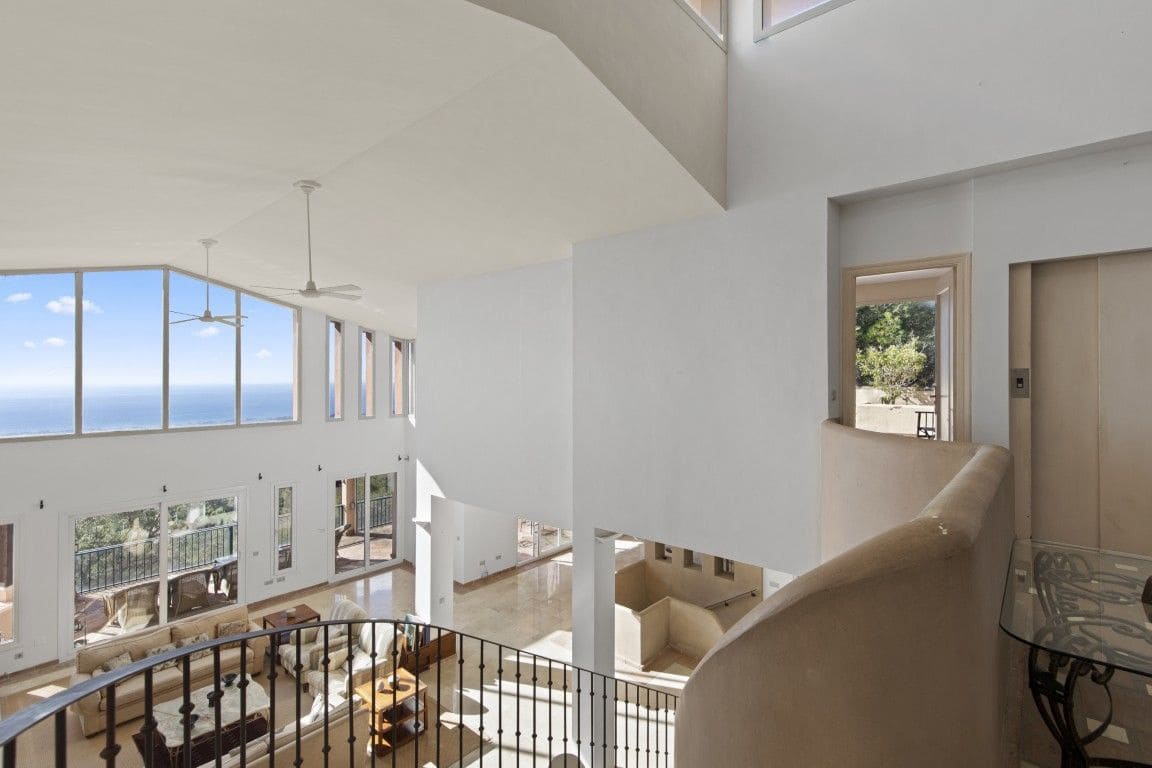 5 bedroom Villa for sale in La Mairena with pool - € 1,450,000 (Ref: 9436108)