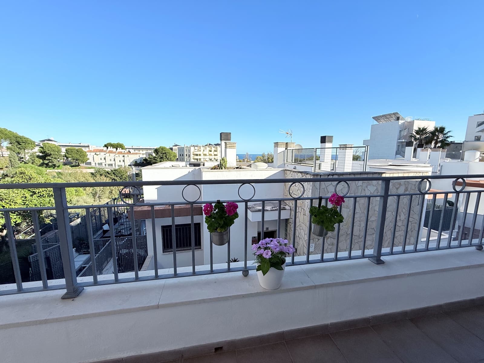 3 bedroom Terraced Villa for sale in Fuengirola with pool - € 495,000 (Ref: 9440257)